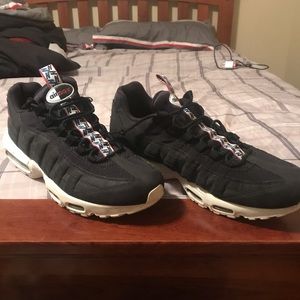 Airmax 95 black red and blue size 13